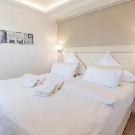 Pearl Apartment